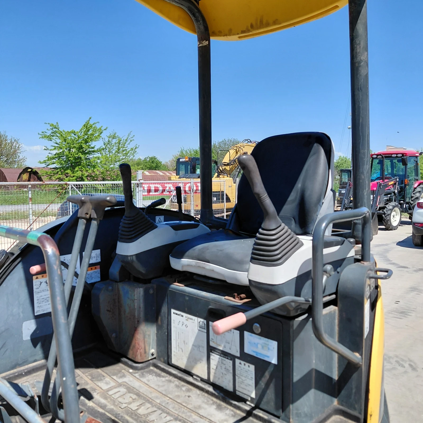 Багер Komatsu PC20MR-2 * ИСТИНСКИ ЯПОНЕЦ * ДЪЛГА СТРЕЛА * , снимка 9 - Индустриална техника - 52818284