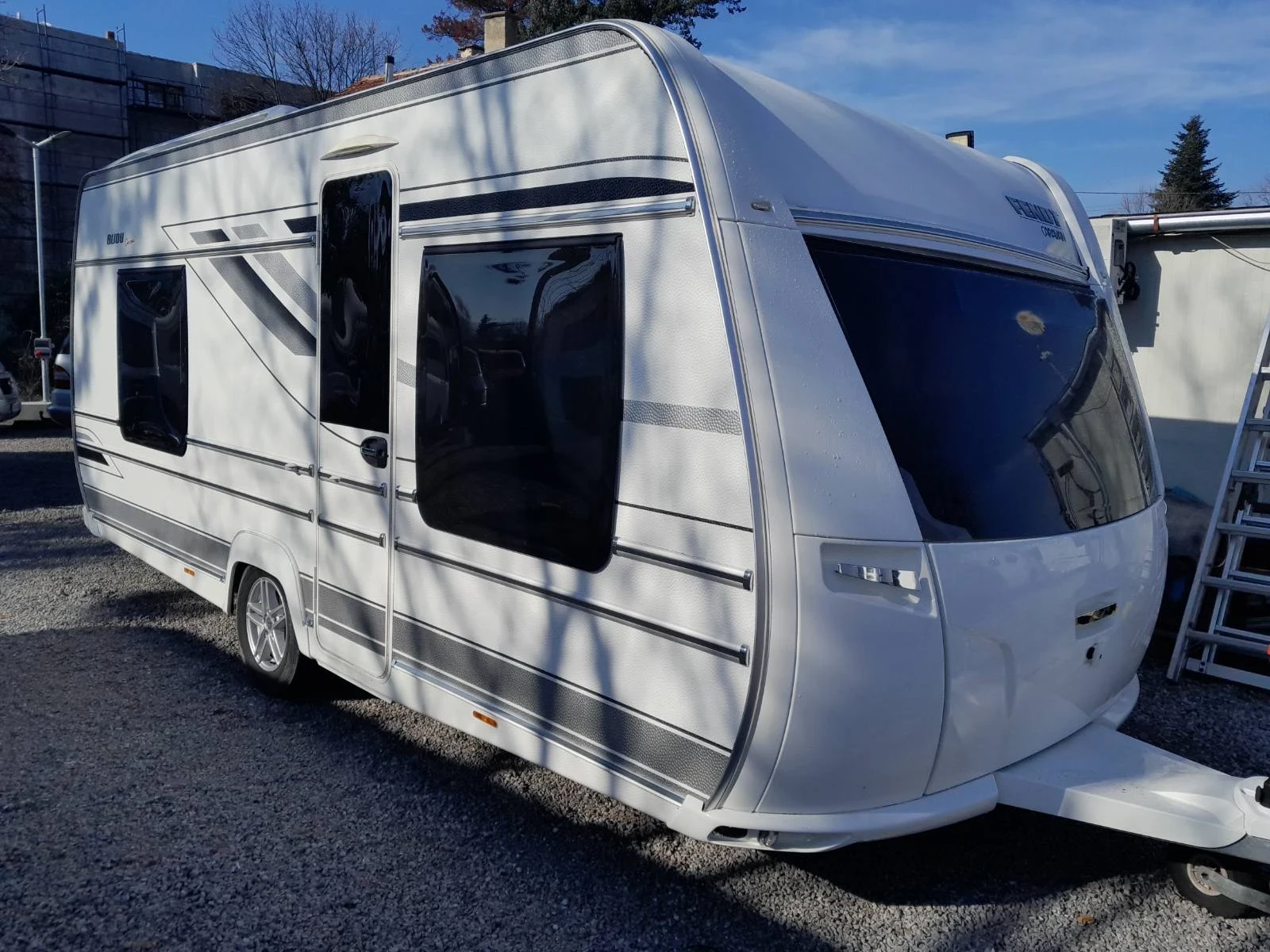 Каравана Fendt Bijou 520, снимка 2 - Каравани и кемпери - 53916593