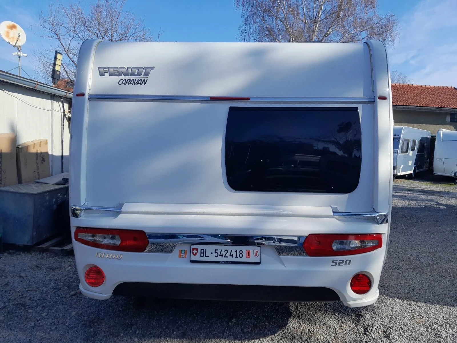 Каравана Fendt Bijou 520, снимка 5 - Каравани и кемпери - 53916593