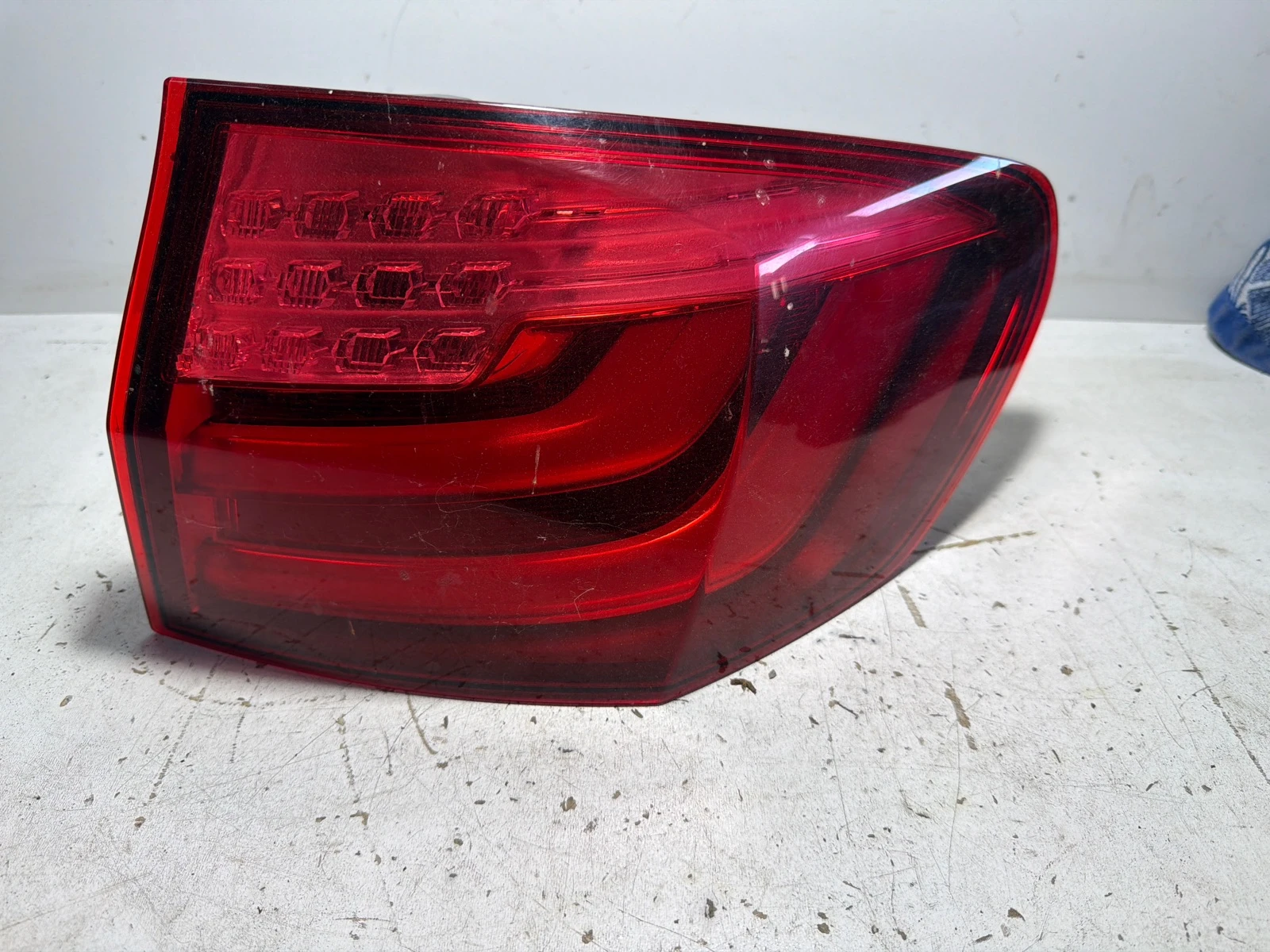 стоп десен диоден комби 6321720323407 BMW 520