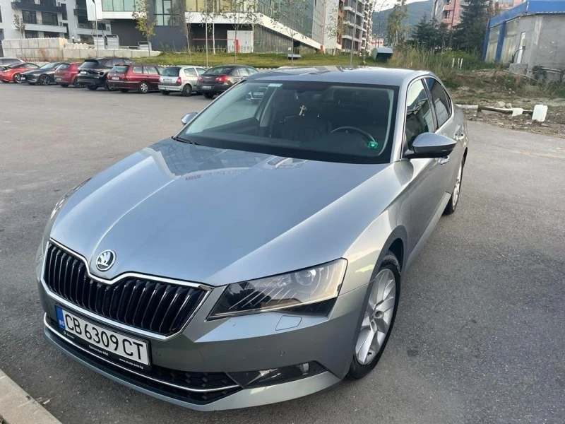 Skoda Superb, снимка 1 - Автомобили и джипове - 47422403