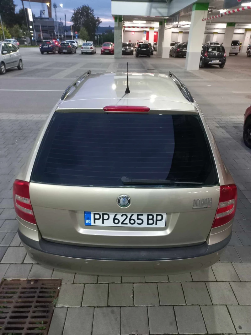 Skoda Octavia - 1.6 MPI/LPG, снимка 8 - Автомобили и джипове - 47420800