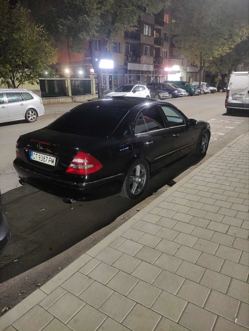 Mercedes-Benz E 320