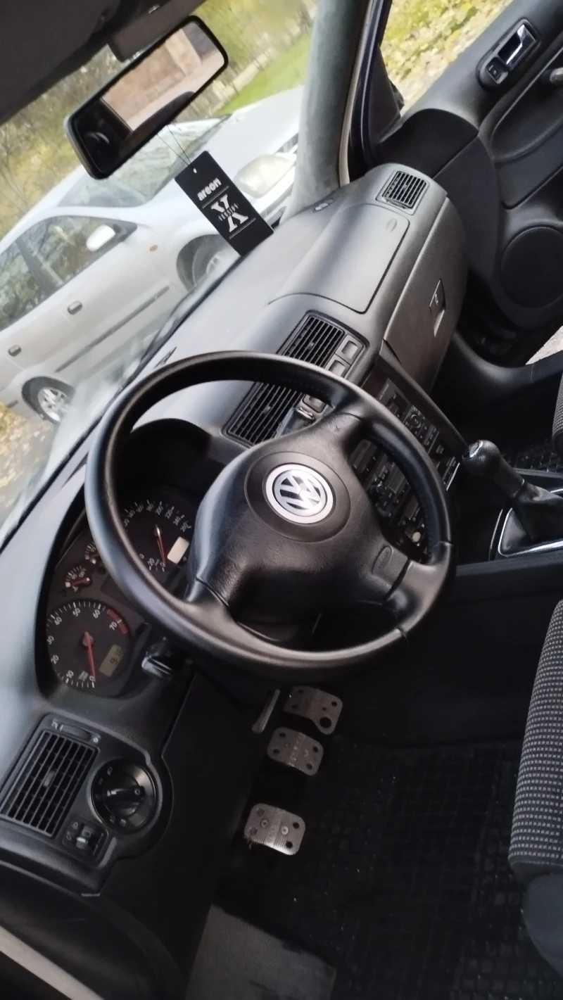 VW Golf, снимка 8 - Автомобили и джипове - 53374679