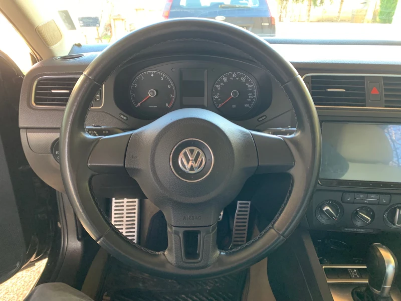 VW Jetta, снимка 15 - Автомобили и джипове - 53573037