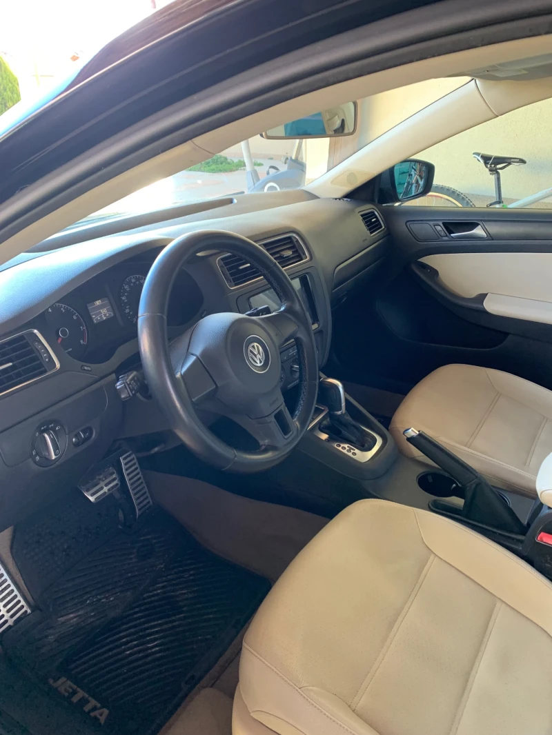 VW Jetta, снимка 11 - Автомобили и джипове - 53573037