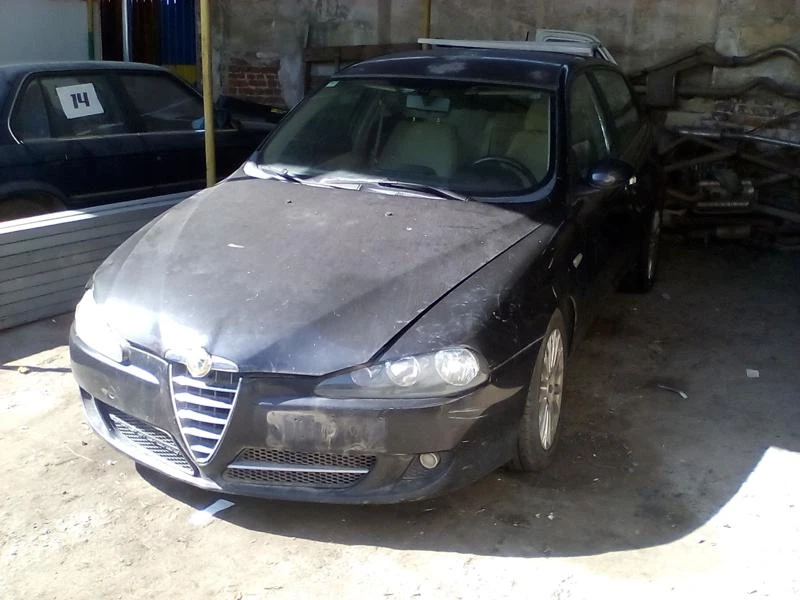 Alfa Romeo 147 1.9 JTD - изображение 2