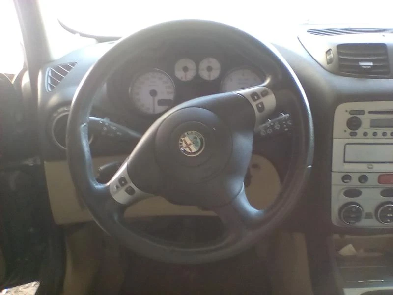 Alfa Romeo 147 1.9 JTD - изображение 9