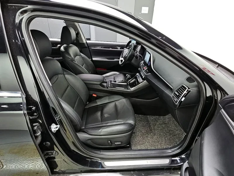 Hyundai Grandeur 2.4 PREMIUM, снимка 12 - Автомобили и джипове - 55717509