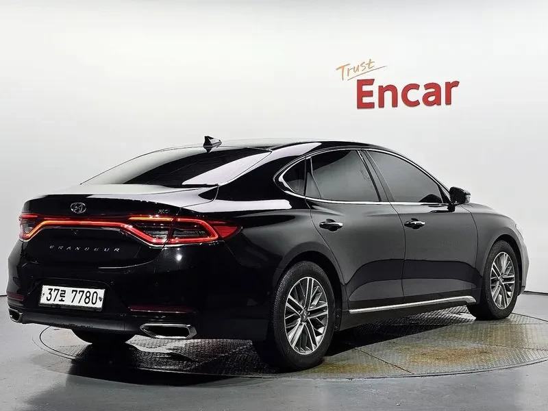 Hyundai Grandeur 2.4 PREMIUM, снимка 2 - Автомобили и джипове - 55717509