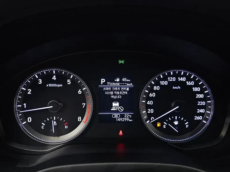 Hyundai Grandeur 2.4 PREMIUM, снимка 8 - Автомобили и джипове - 55717509