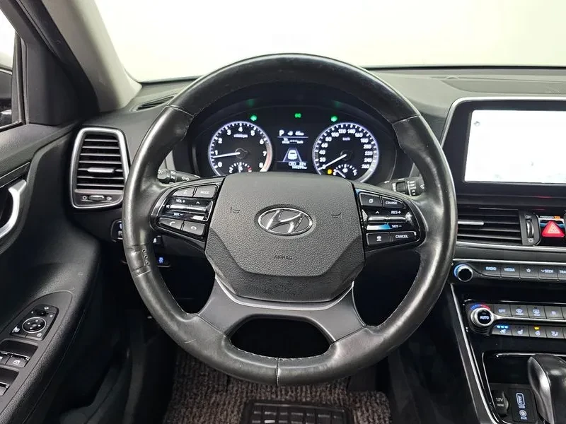 Hyundai Grandeur 2.4 PREMIUM, снимка 14 - Автомобили и джипове - 55717509