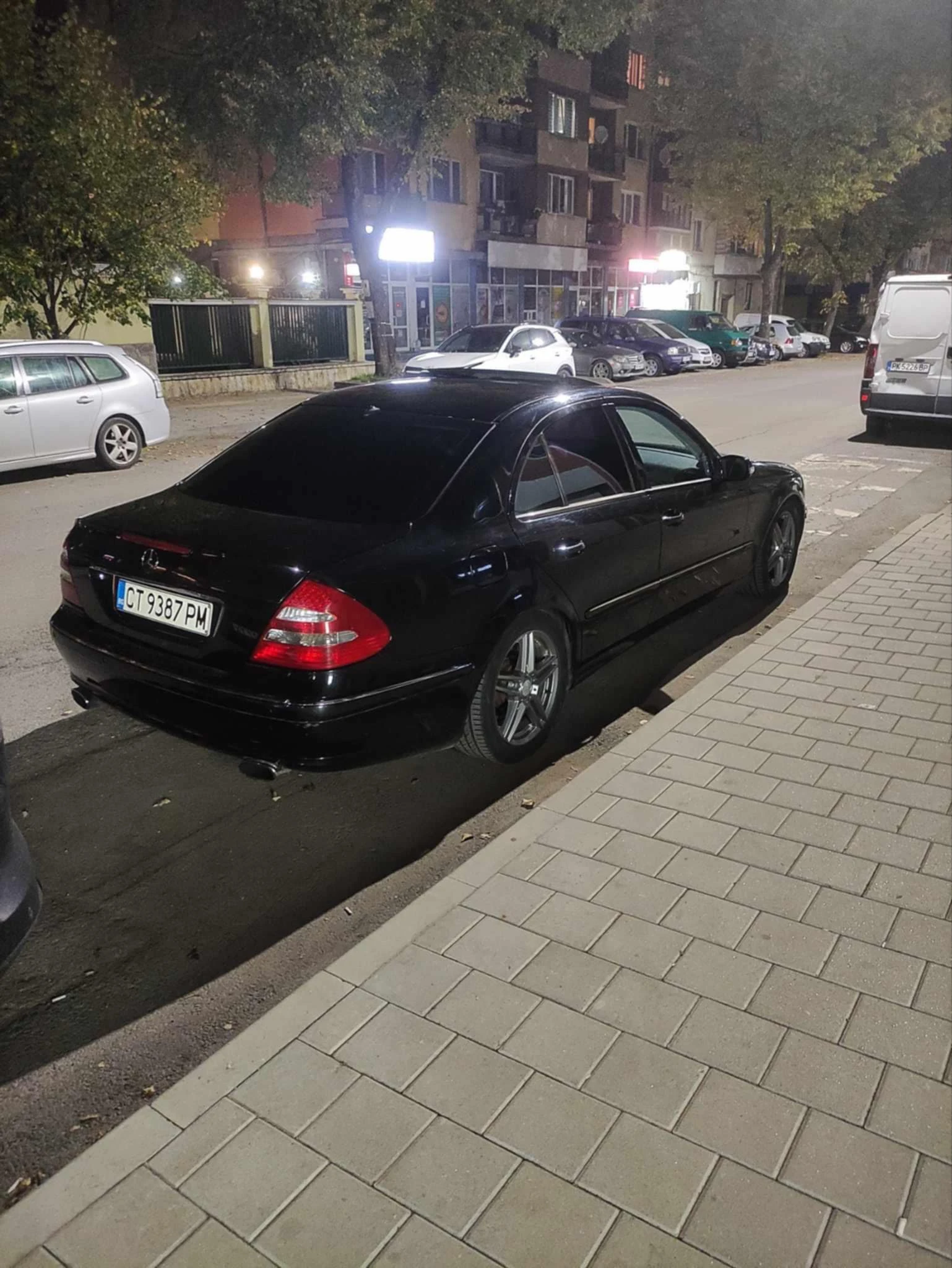 Mercedes-Benz E 320, снимка 1