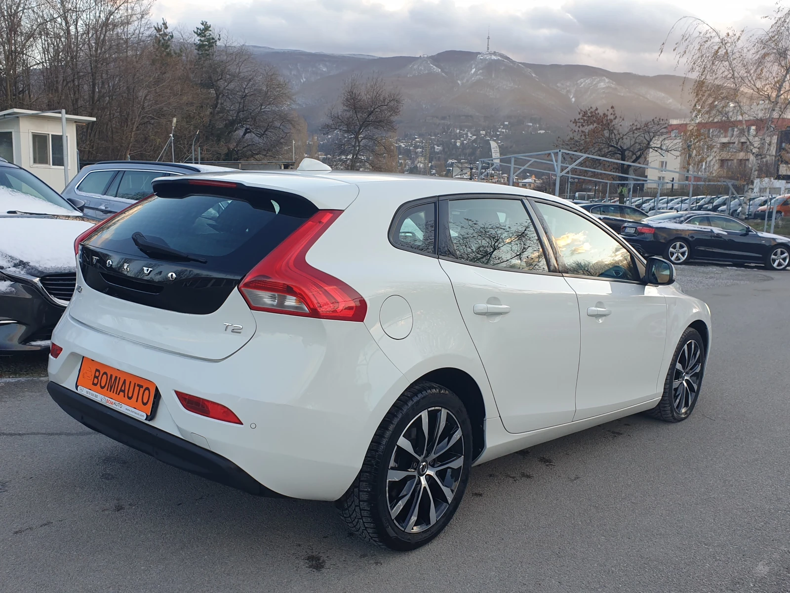 Volvo V40 1.5i* FULL- LED* АВТОМАТИК* EURO6D* KЛИМАТРОНИК*  - изображение 4