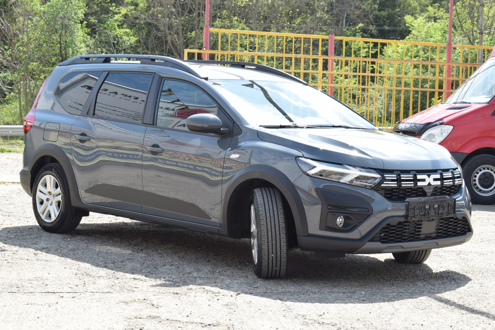 Dacia Jogger 1.6 HYBRID 6+ 1 - изображение 6