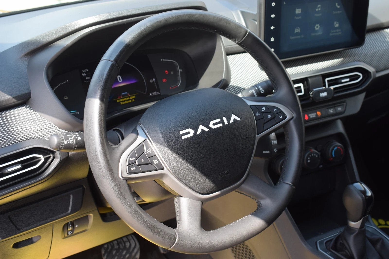 Dacia Jogger 1.6 HYBRID 6+ 1 - изображение 9