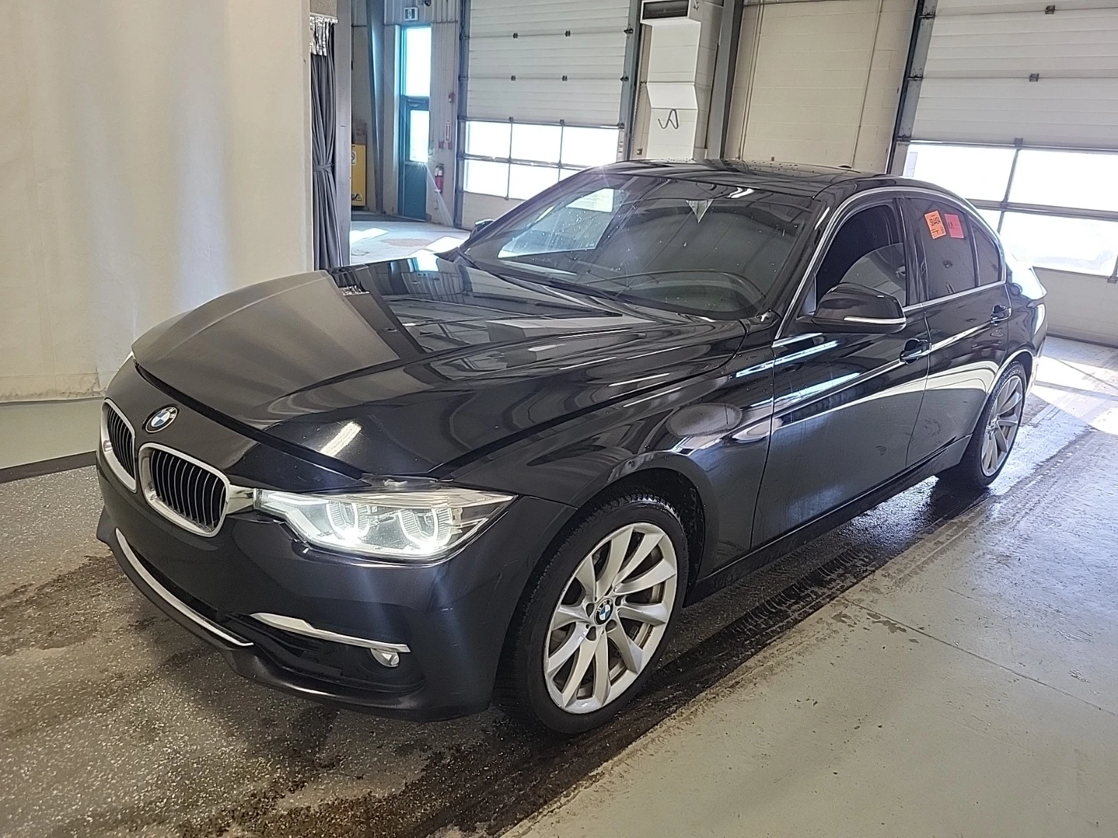 BMW 330 I xDrive* ЦЕНА ДО БЪЛГАРИЯ* (CARFAX) - изображение 3