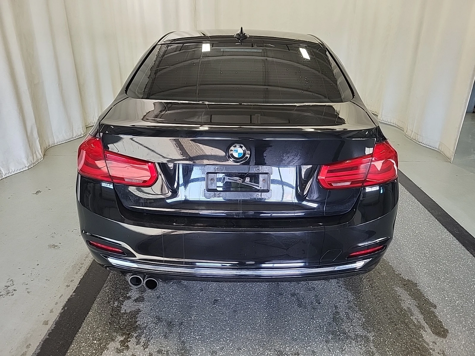 BMW 330 I xDrive* ЦЕНА ДО БЪЛГАРИЯ* (CARFAX) - изображение 7