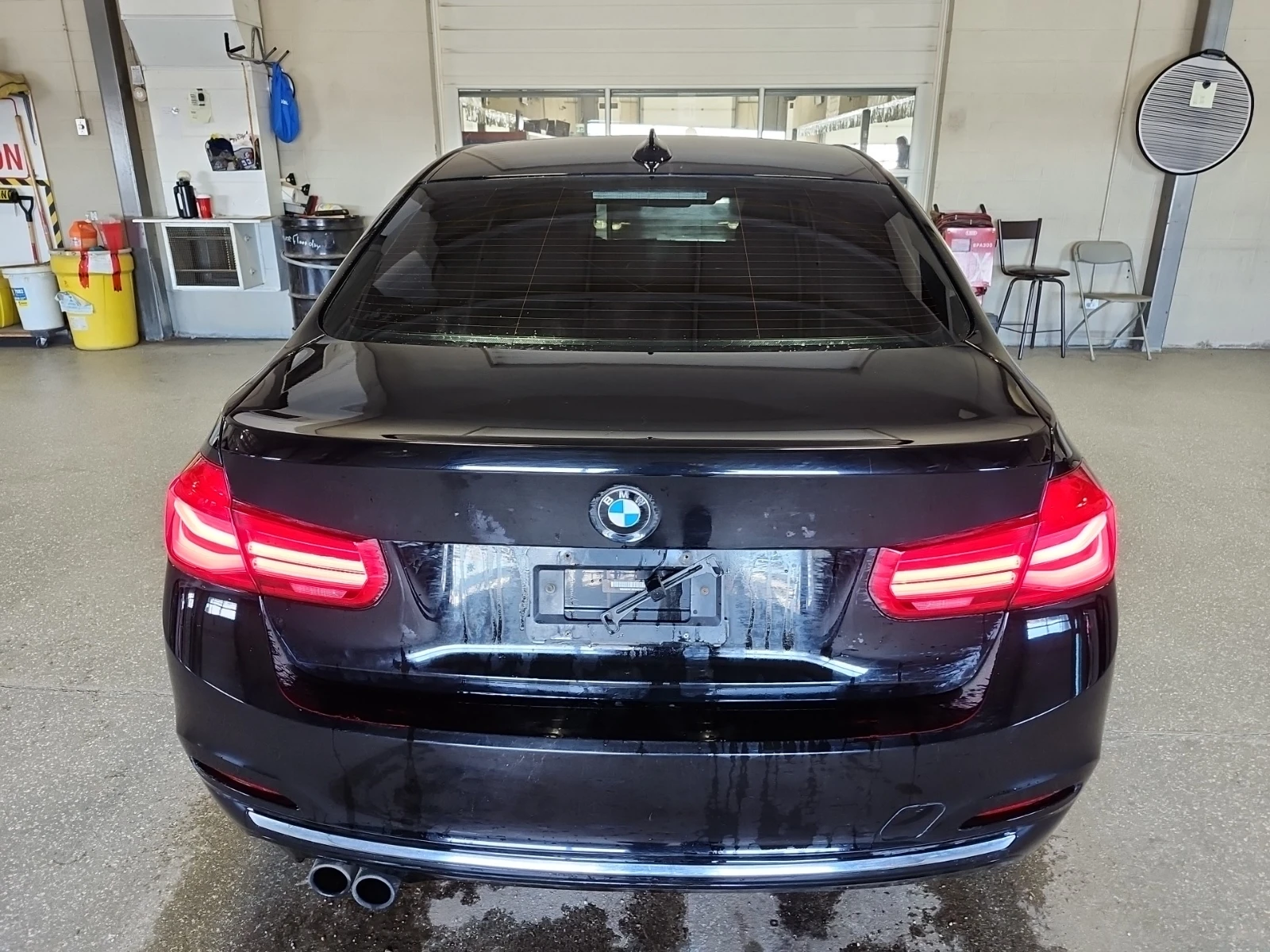 BMW 330 I xDrive* ЦЕНА ДО БЪЛГАРИЯ* (CARFAX) - изображение 4