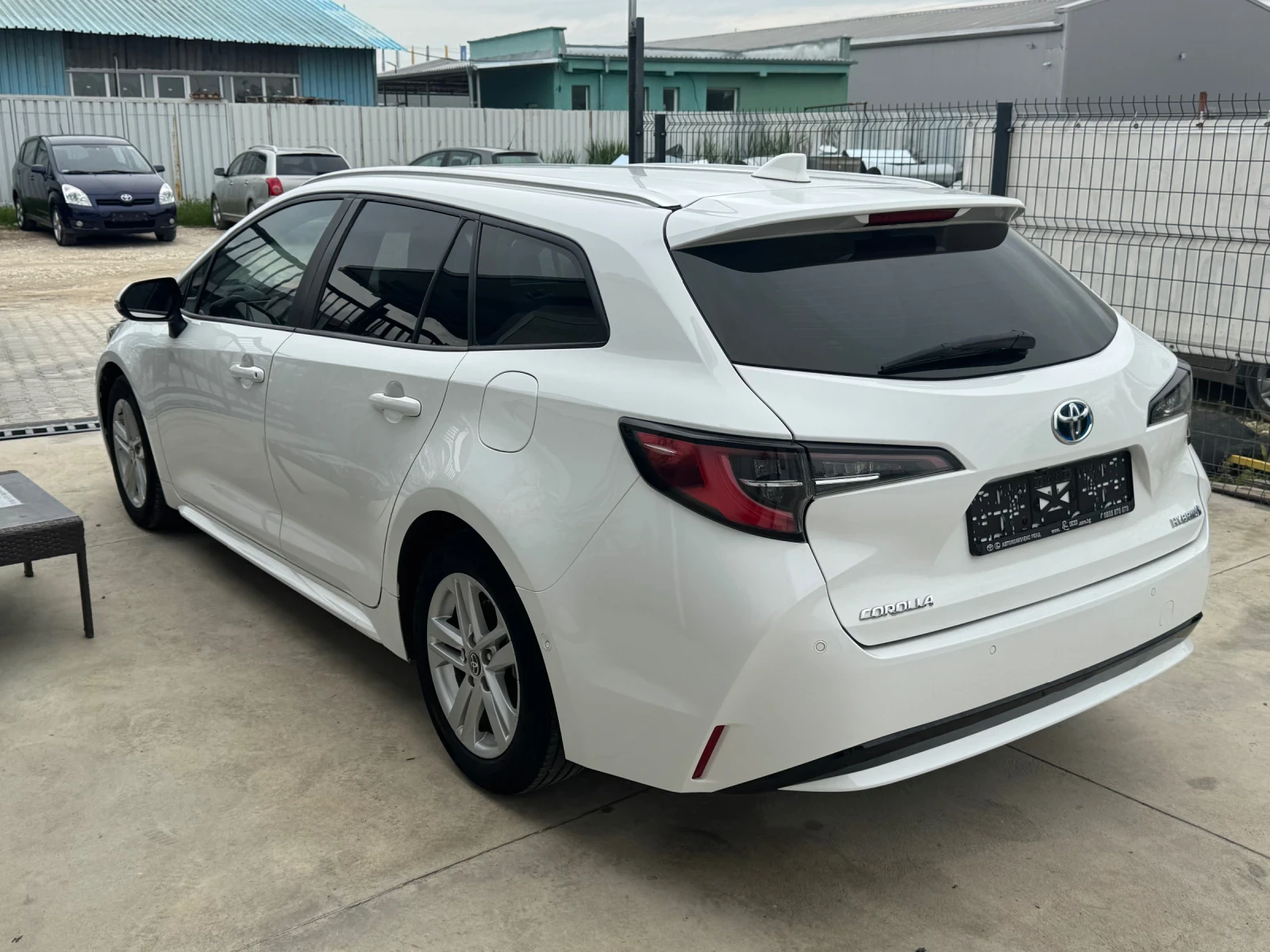 Toyota Corolla 1.8 Hybrid  - изображение 6