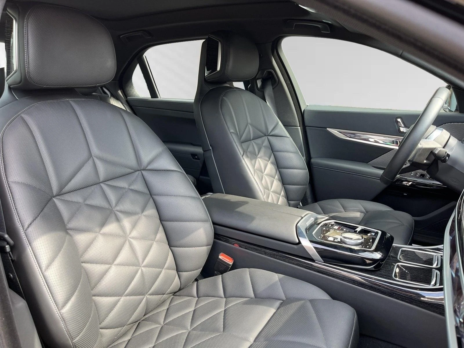 BMW i7 eDrive50/M-SPORT/HEAD UP/PANO/B&W/360/ICONIC GLOW/ | Mobile.bg   12