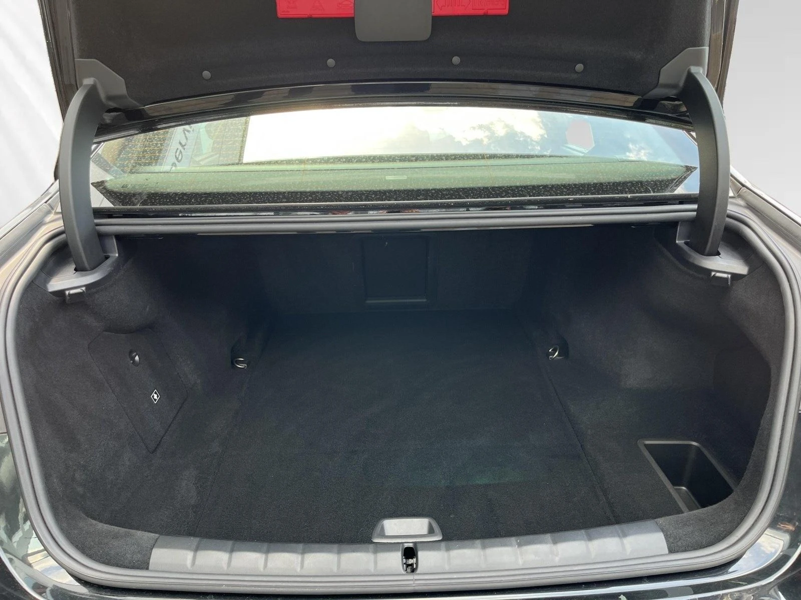 BMW i7 eDrive50/M-SPORT/HEAD UP/PANO/B&W/360/ICONIC GLOW/ | Mobile.bg   16