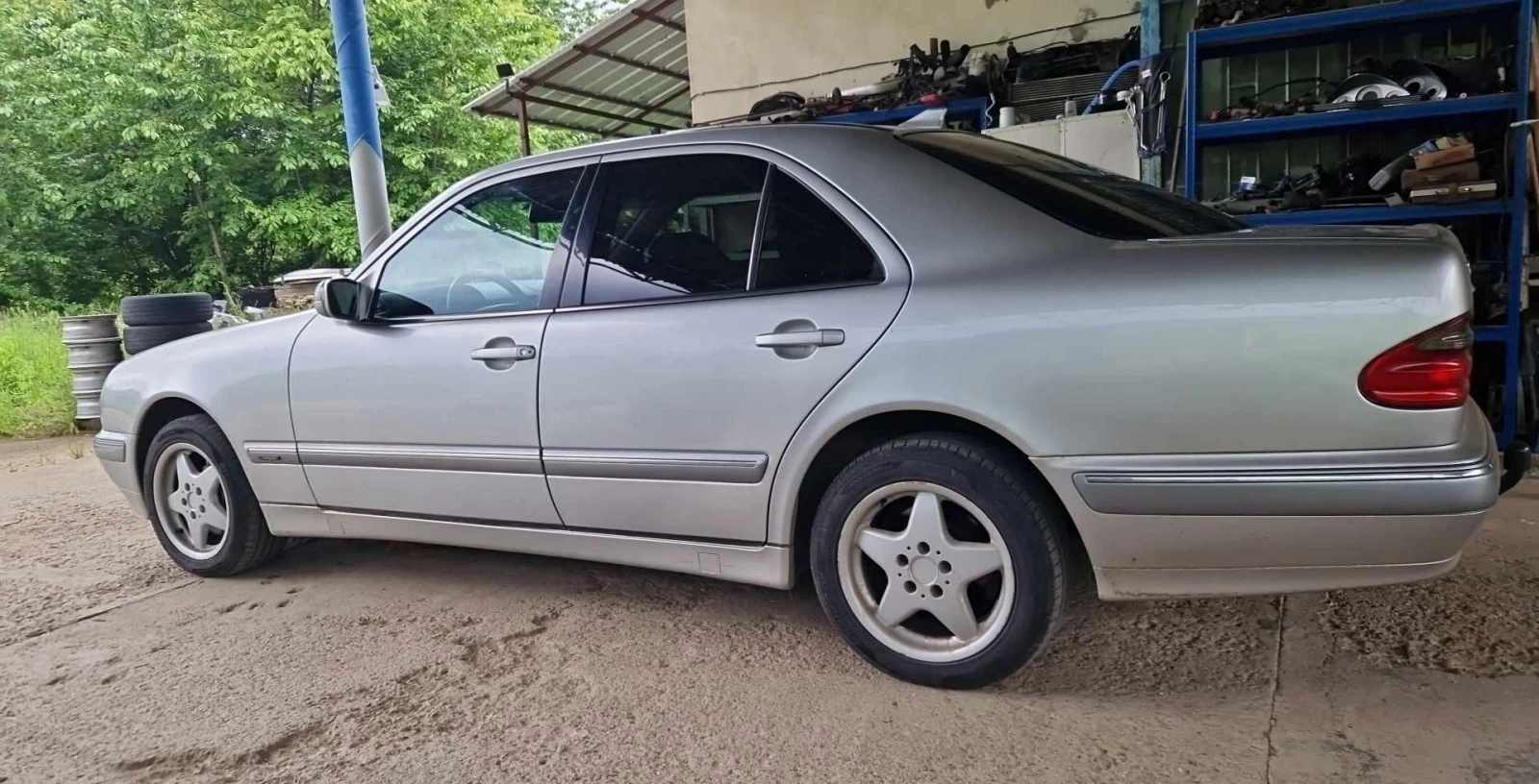 Mercedes-Benz E 200 Компресор  | Mobile.bg — изображение 16