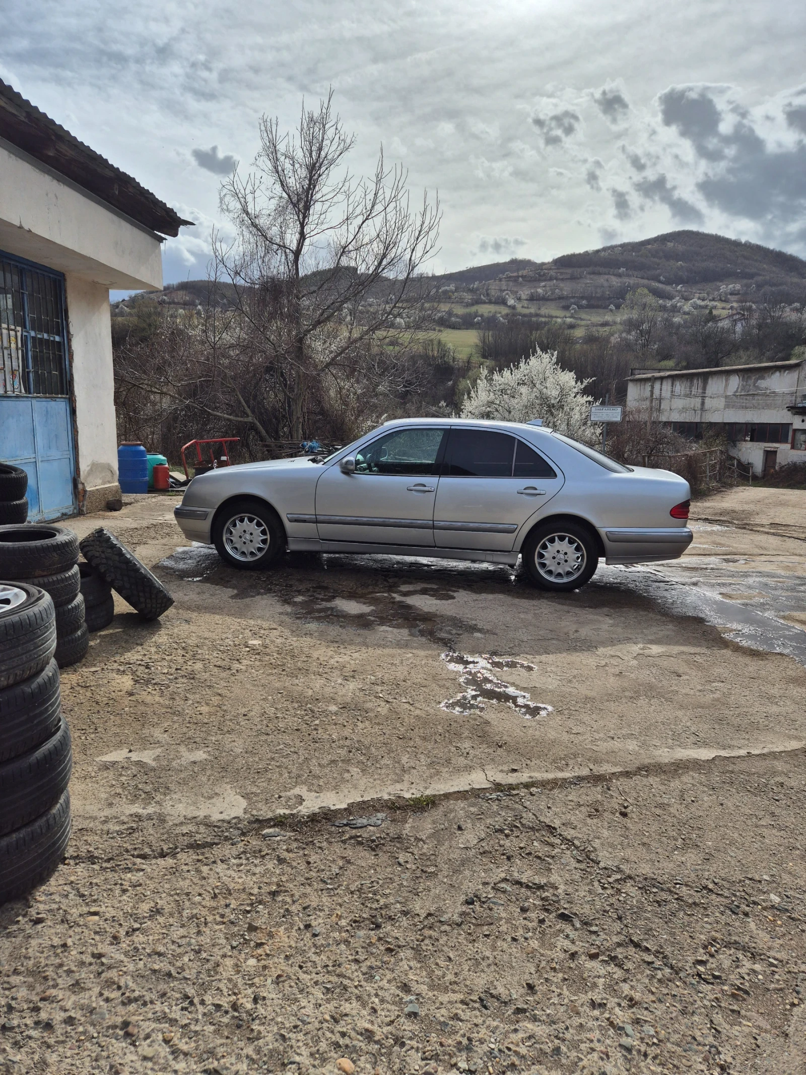 Mercedes-Benz E 200 Компресор  | Mobile.bg — изображение 14