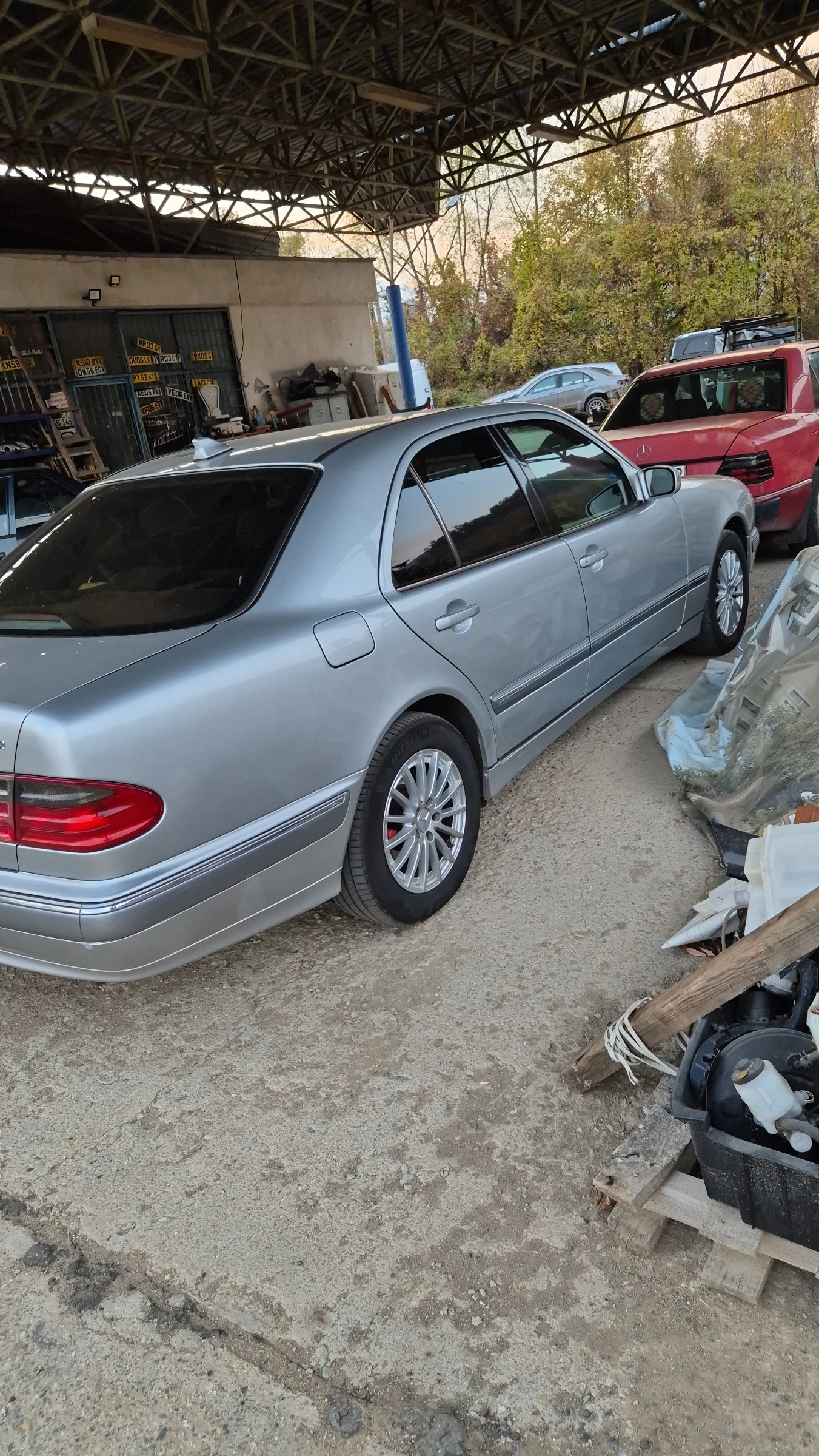 Mercedes-Benz E 200 Компресор  | Mobile.bg — изображение 17