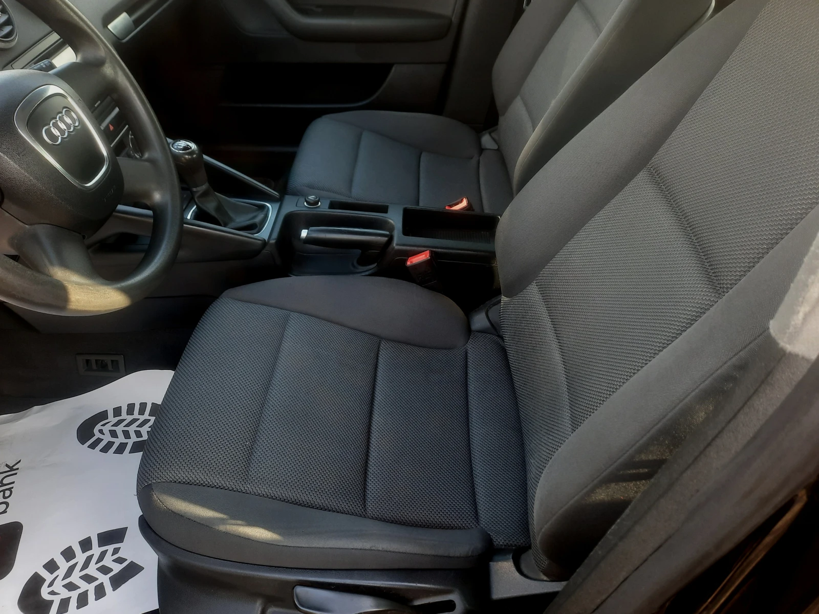 Audi A3 1.6i 102к.с., снимка 9 - Автомобили и джипове - 53988427