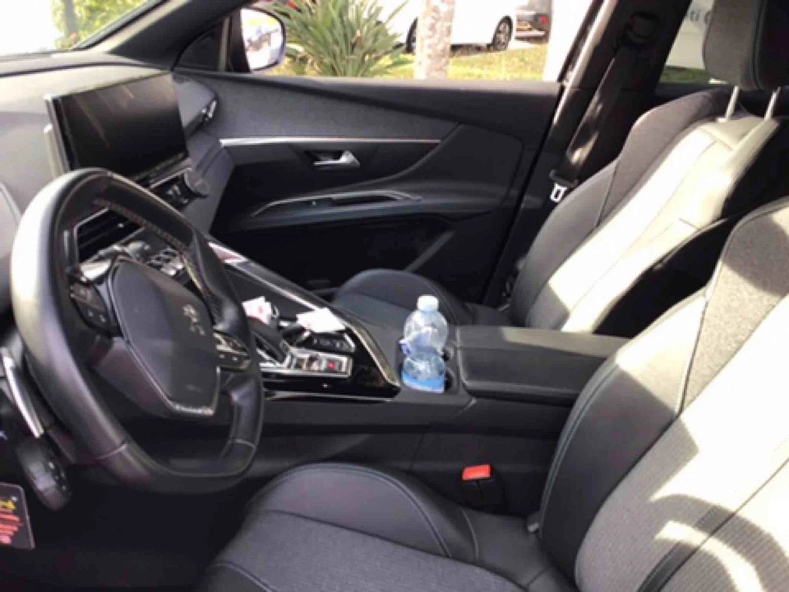 Peugeot 3008 1.5 Allure Pack, снимка 12 - Автомобили и джипове - 54042809