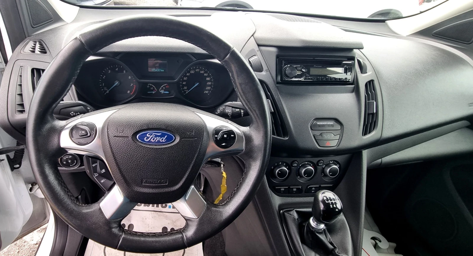 Ford Tourneo Connect 1.0i 115k.c., снимка 9 - Автомобили и джипове - 54068474