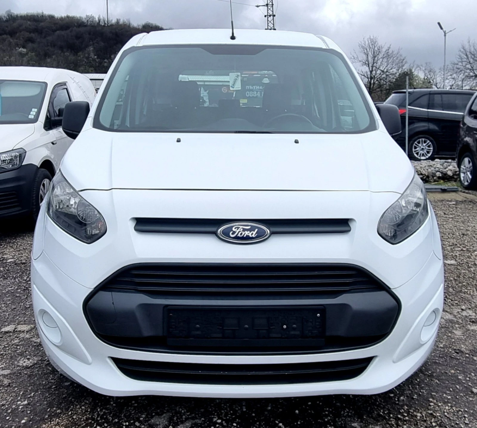 Ford Tourneo Connect 1.0i 115k.c., снимка 2 - Автомобили и джипове - 54068474