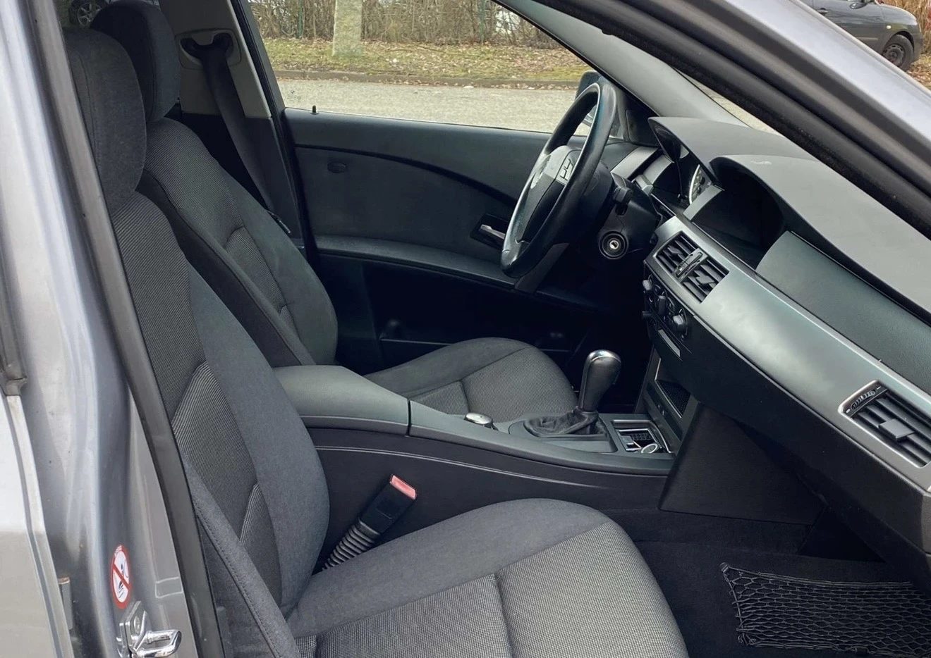 BMW 520, снимка 5 - Автомобили и джипове - 54179342