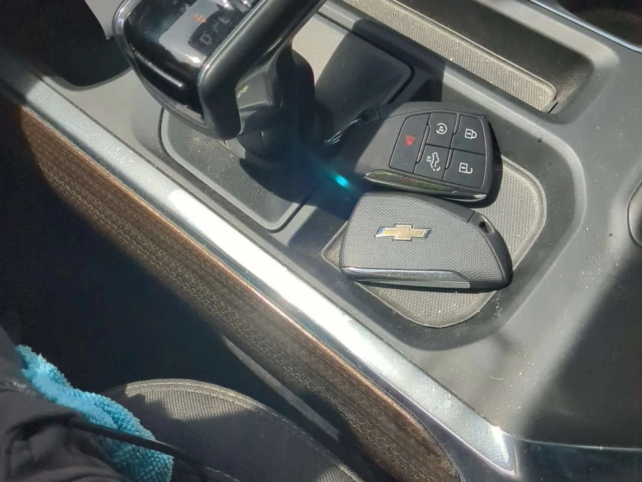 Chevrolet Silverado * RST * CARPLAY * 2 КЛЮЧА, снимка 12 - Автомобили и джипове - 54623810