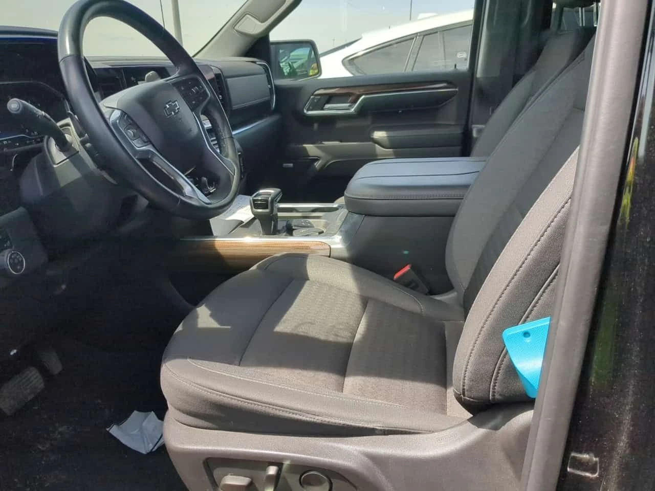 Chevrolet Silverado * RST * CARPLAY * 2 КЛЮЧА, снимка 5 - Автомобили и джипове - 54623810
