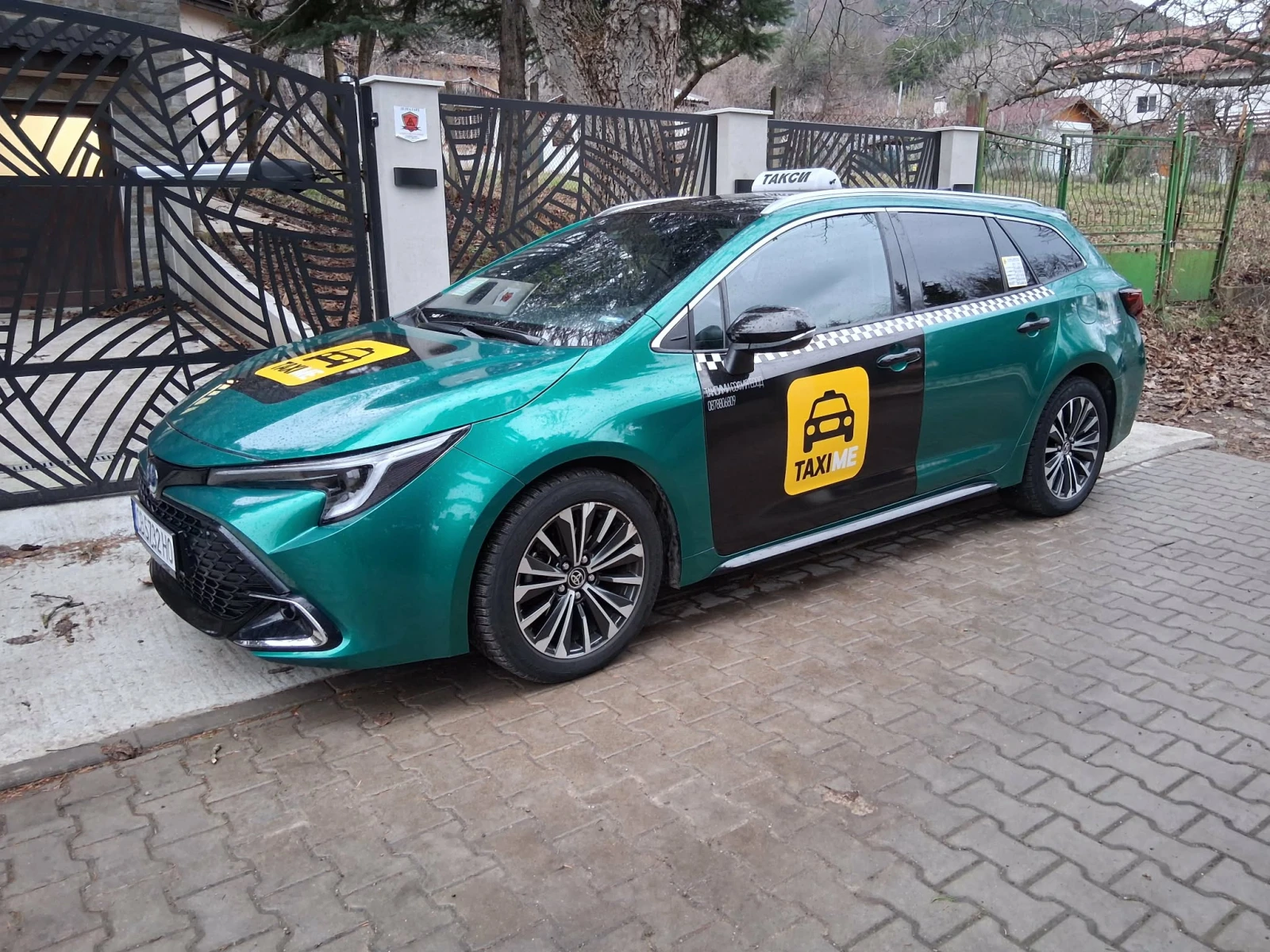 Toyota Corolla 1.8 HYBRID Газ