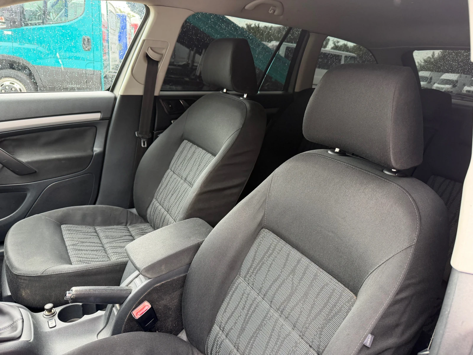 Skoda Octavia 2.0 TDI, снимка 9 - Автомобили и джипове - 55011185