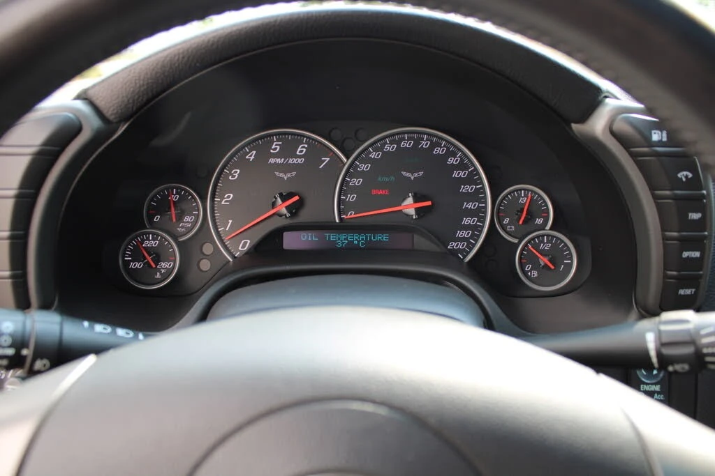 Chevrolet Corvette 6.0* V8* RWD* MANUAL* КОЖА* ПОДГРЕВ* , снимка 13 - Автомобили и джипове - 55541543