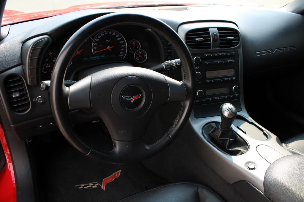 Chevrolet Corvette 6.0* V8* RWD* MANUAL* КОЖА* ПОДГРЕВ* , снимка 11 - Автомобили и джипове - 55541543