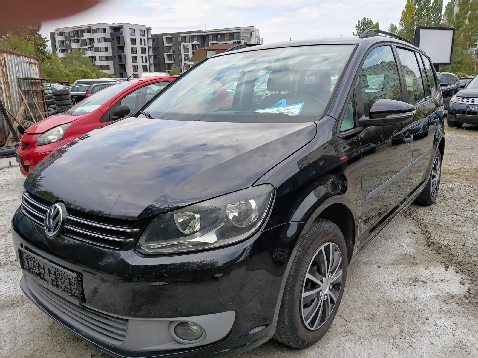 VW Touran 1.4 i 6 ck., снимка 3 - Автомобили и джипове - 55695789