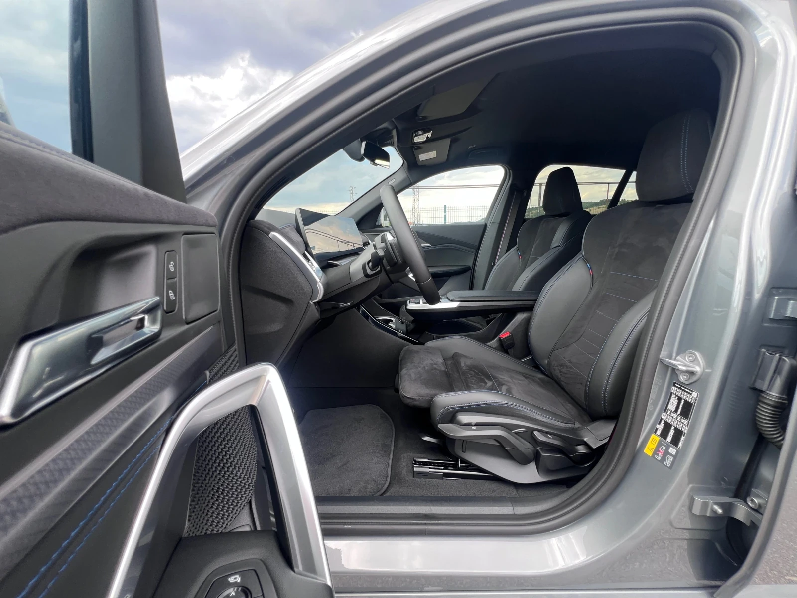 BMW iX2 X-Drive 30 M Sport, снимка 7 - Автомобили и джипове - 55925605