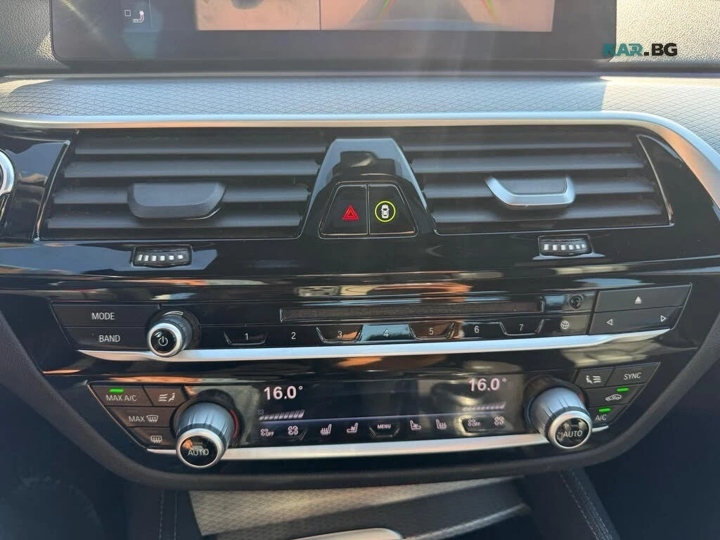 BMW 530 M-PK* 8ZF* ПОДГРЕВ* КАМЕРА* ШИБИДАХ* КРАЙНА ЦЕНА, снимка 12 - Автомобили и джипове - 56099733