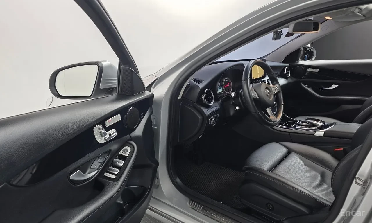 Mercedes-Benz C 200 110к км* Памет* Подгрев* Keyless* Панорама* КРАЙНА, снимка 6 - Автомобили и джипове - 56128060