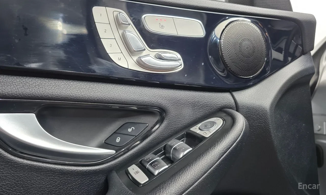 Mercedes-Benz C 200 110к км* Памет* Подгрев* Keyless* Панорама* КРАЙНА, снимка 7 - Автомобили и джипове - 56128060