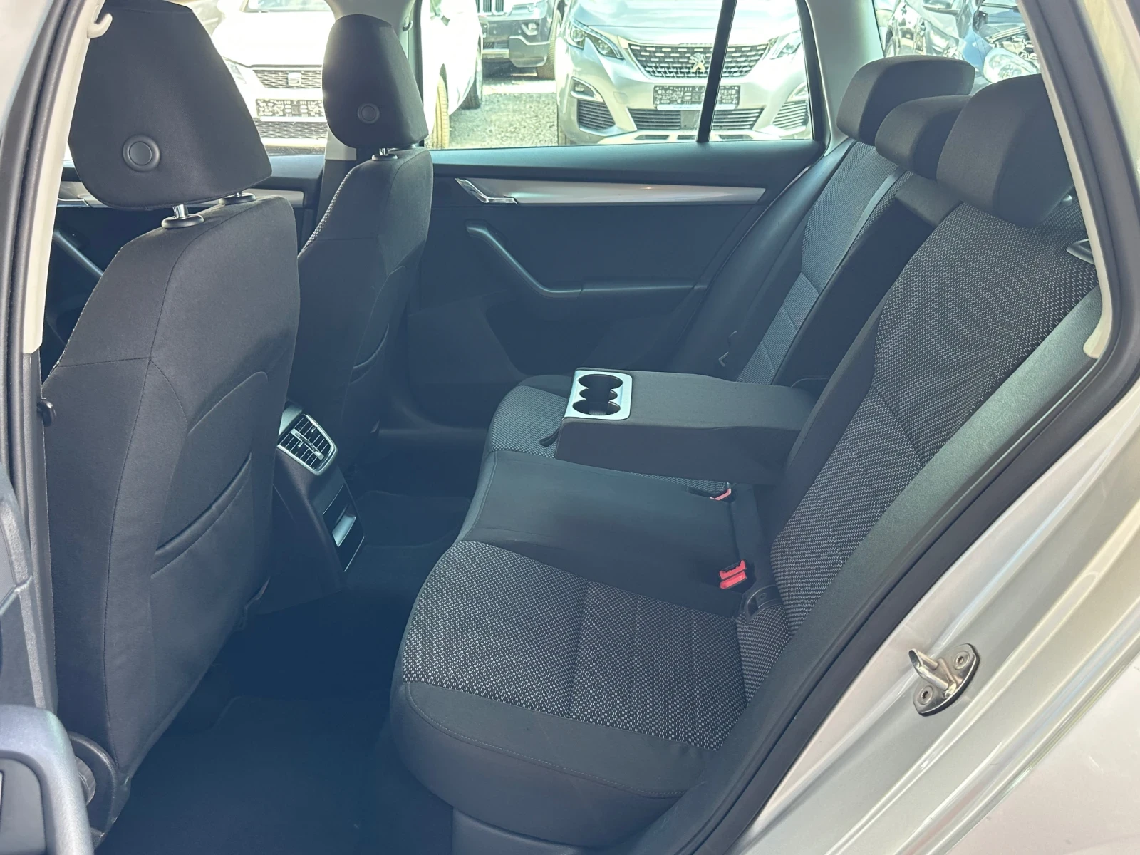 Skoda Octavia 1.4TSI-ACTIVE-����-�����������-���������� | Mobile.bg � ����������� 12