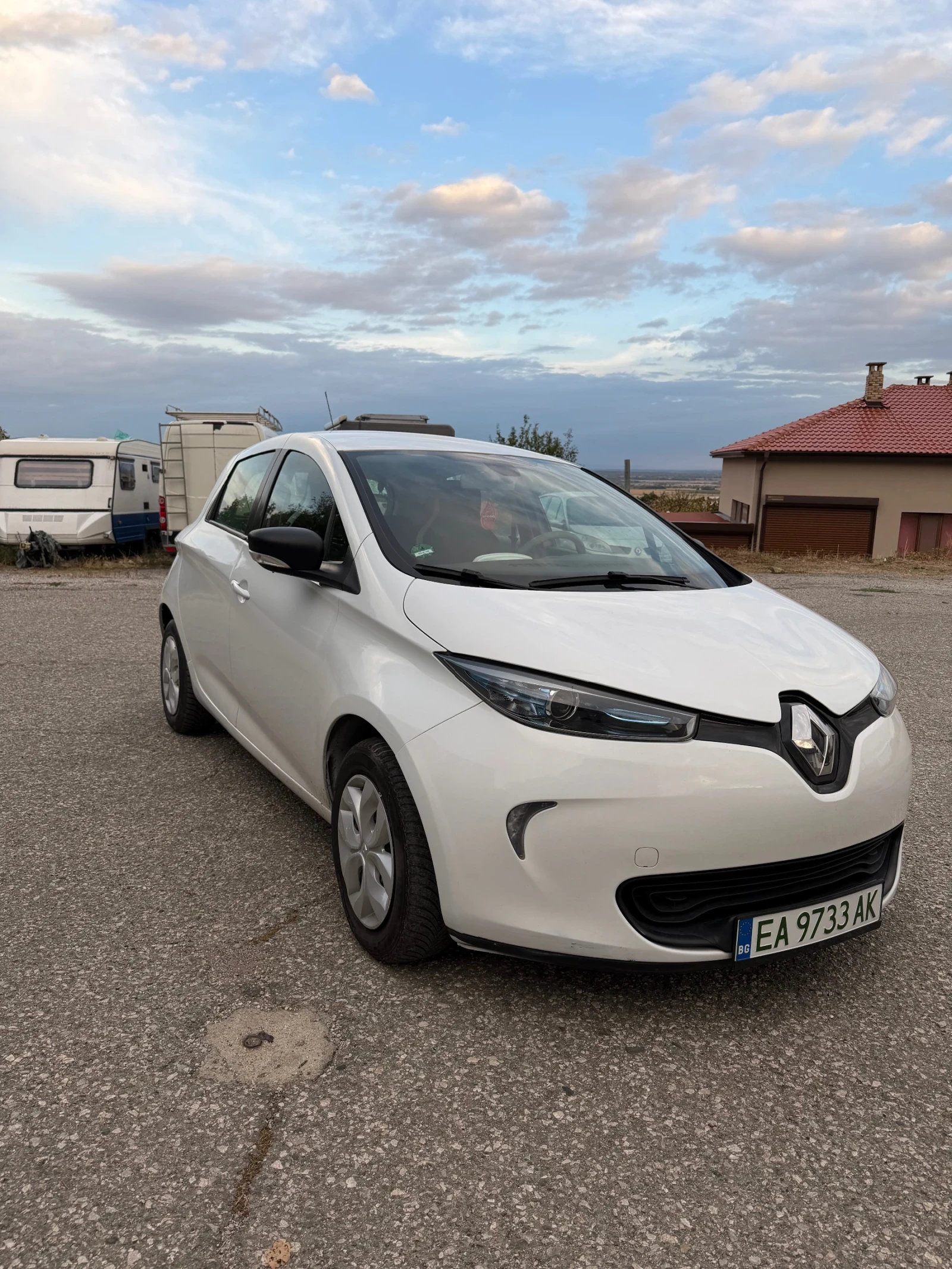 Renault Zoe LIFE 41 kwh СОБСТВЕНА БАТЕРИЯ
