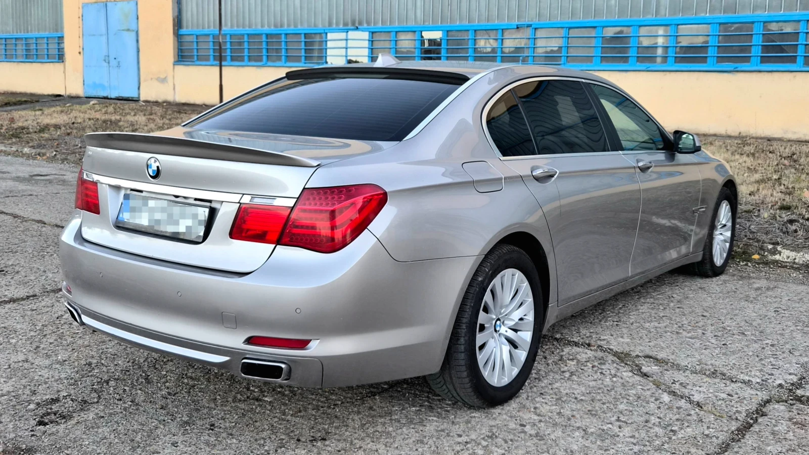 BMW 750 Li INDIVIDUAL* HeadUp* Massage* 3xTV* Camera* FULL | Mobile.bg � ����������� 3