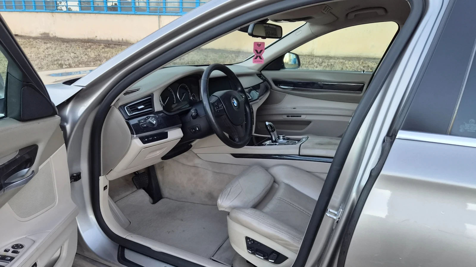 BMW 750 Li INDIVIDUAL* HeadUp* Massage* 3xTV* Camera* FULL | Mobile.bg � ����������� 5