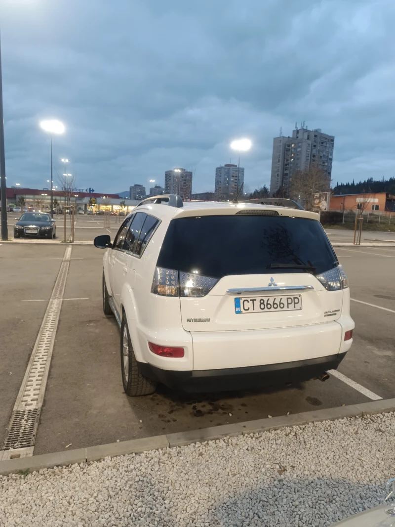 Mitsubishi Outlander 2.4 4x4, снимка 4 - Автомобили и джипове - 48963105